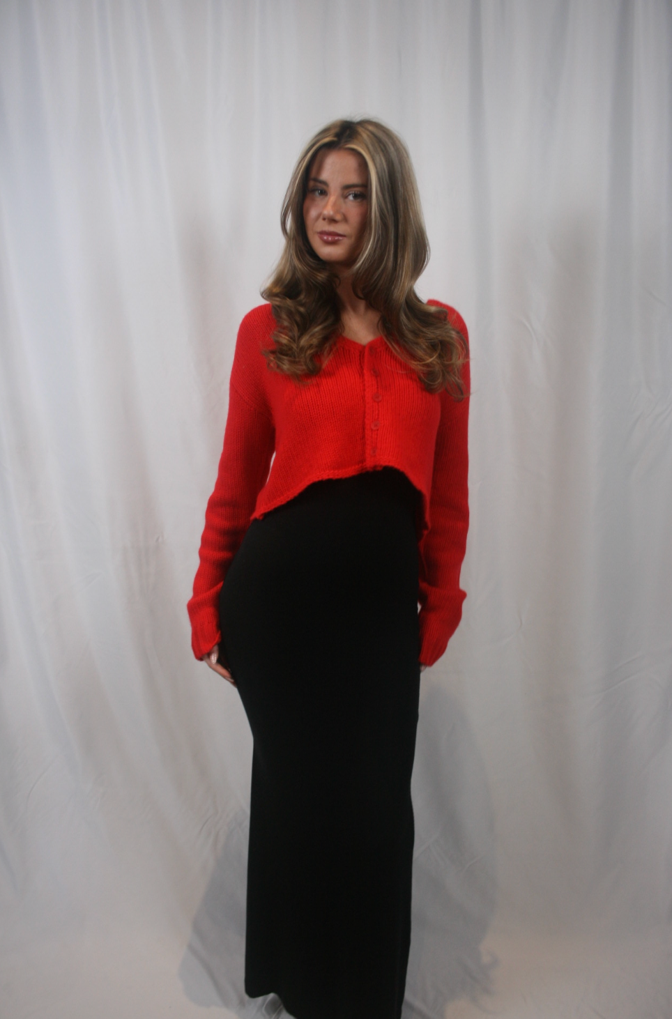 Bianco Cropped V-Neck Cardigan - Scarlet