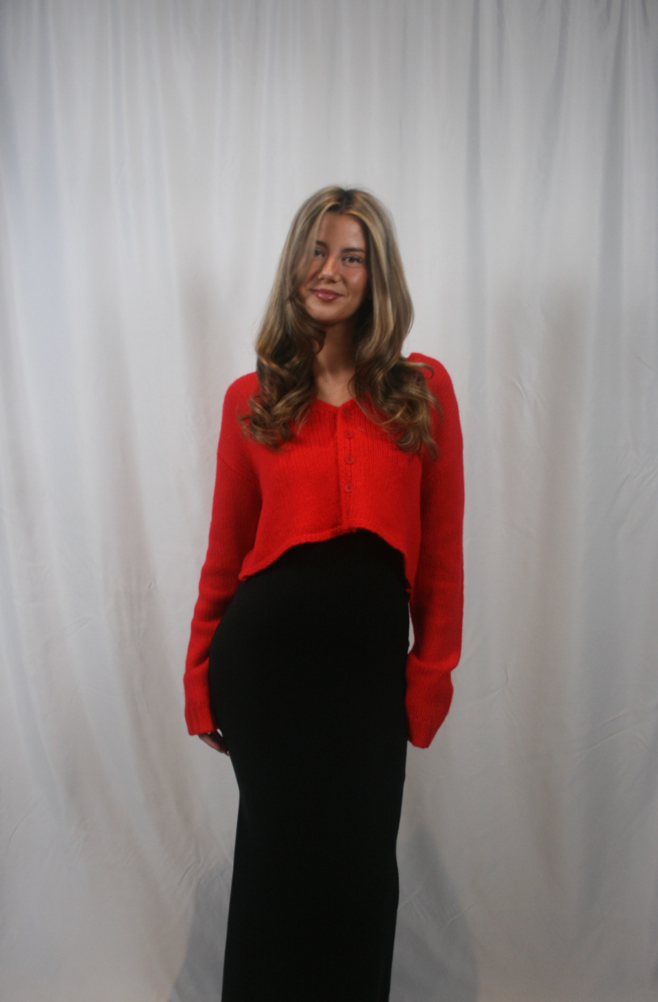 Bianco Cropped V-Neck Cardigan - Scarlet